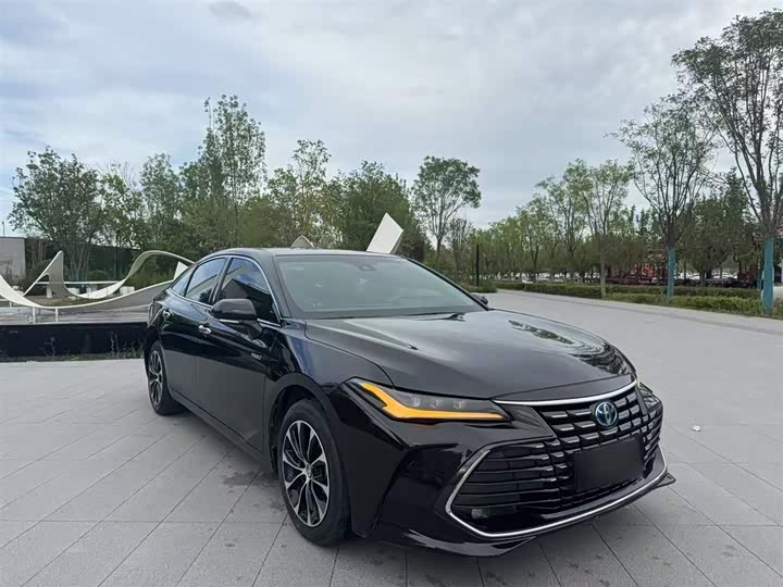 Фото 4 - Toyota Avalon