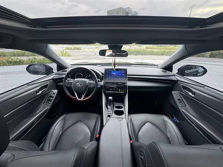 Фото 8 - Toyota Avalon