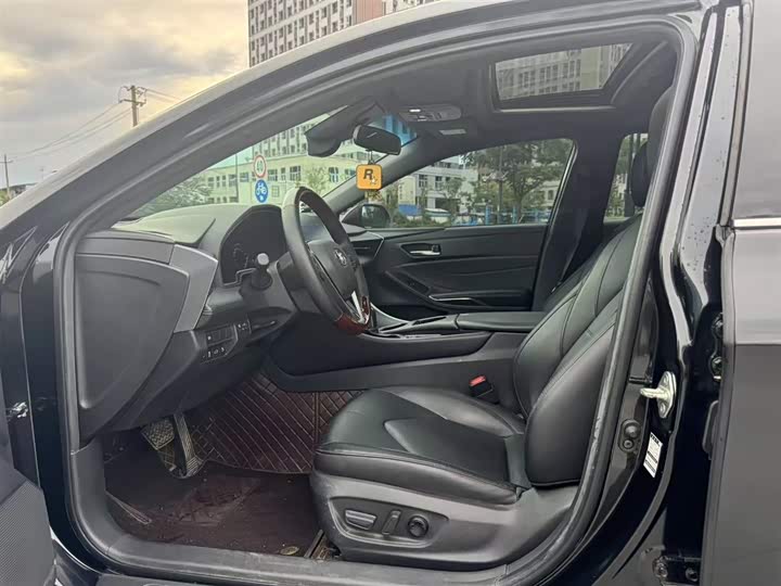 Фото 9 - Toyota Avalon