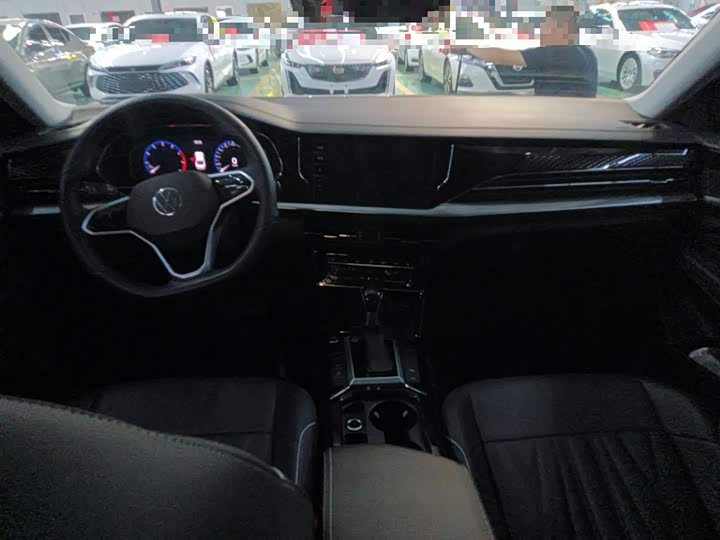 Фото 10 - Volkswagen Passat