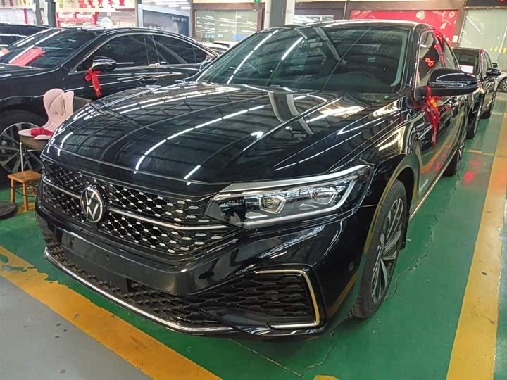 Фото 2 - Volkswagen Passat