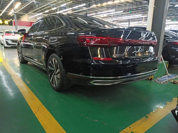 Фото 7 - Volkswagen Passat