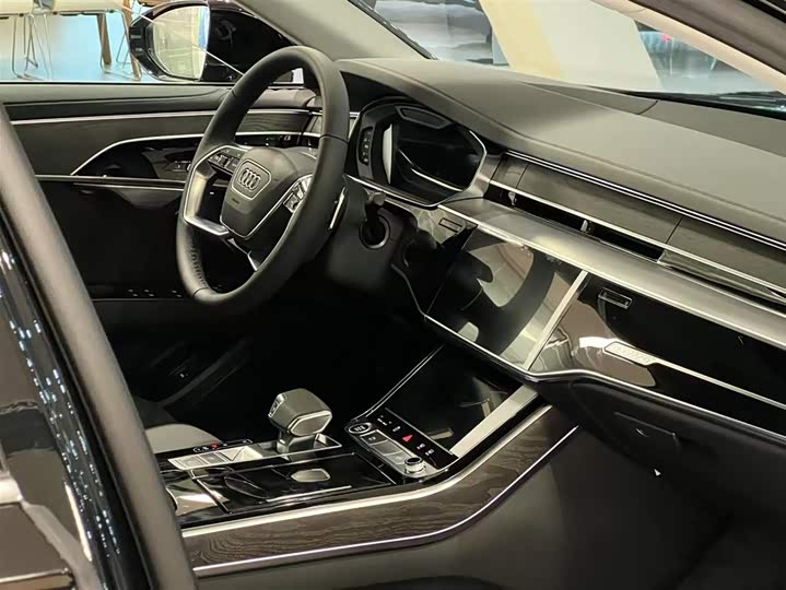 Фото 14 - Audi A8