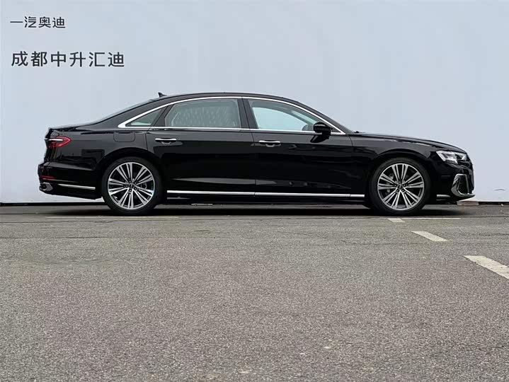 Фото 2 - Audi A8