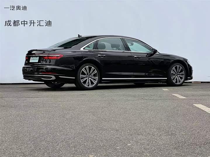 Фото 3 - Audi A8