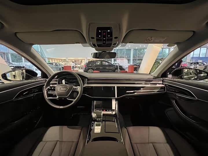 Фото 4 - Audi A8