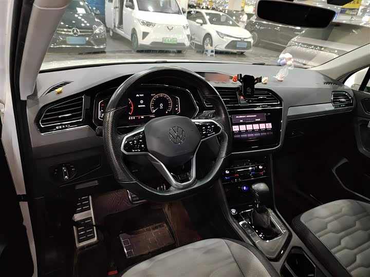 Фото 10 - Volkswagen Tiguan X