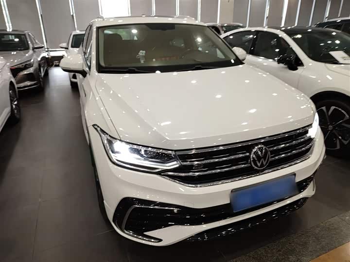 Фото 4 - Volkswagen Tiguan X