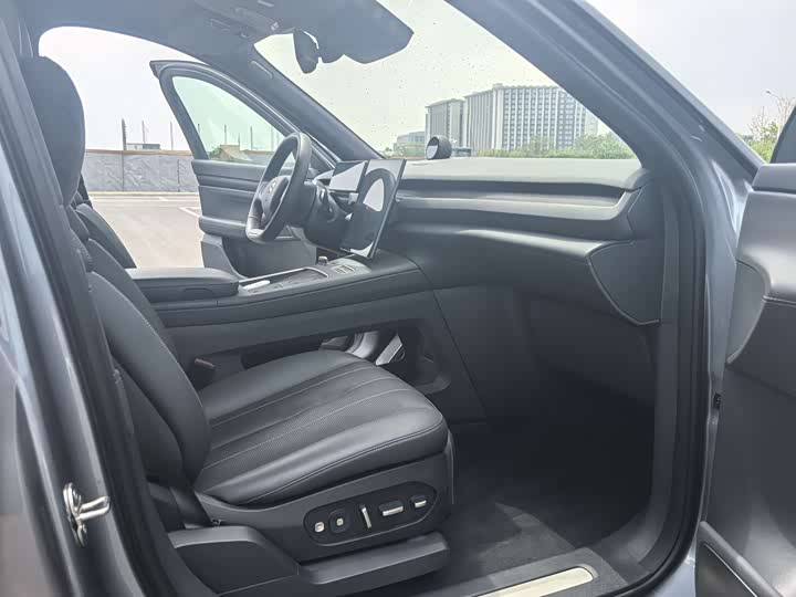 Фото 15 - Nio ES8