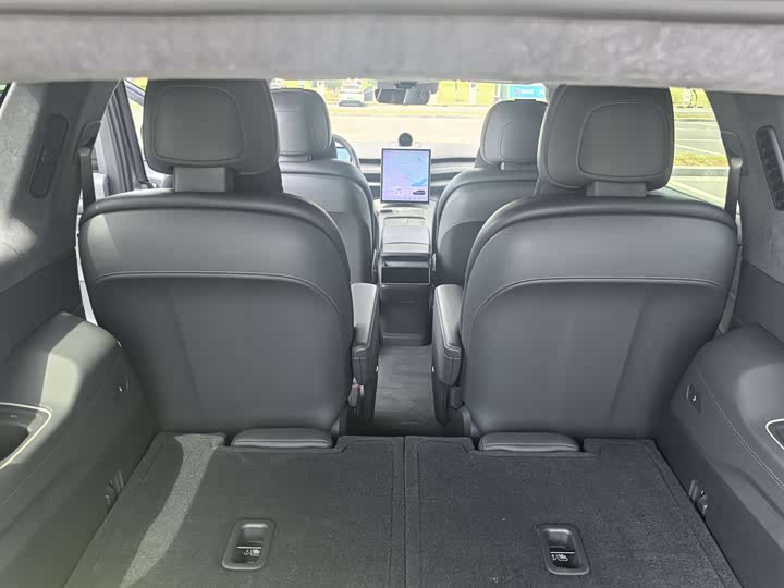 Фото 16 - Nio ES8