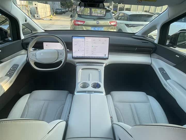 Фото 3 - XPeng X9