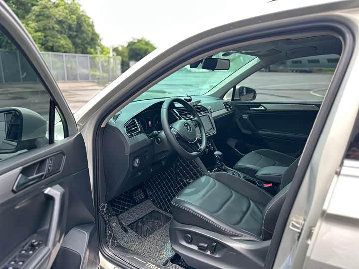 Фото 5 - Volkswagen Tiguan L Pro