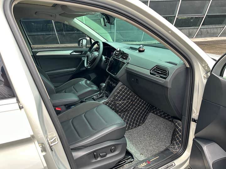 Фото 6 - Volkswagen Tiguan L Pro