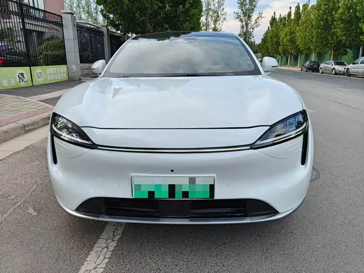 Фото 2 - Luxeed R7