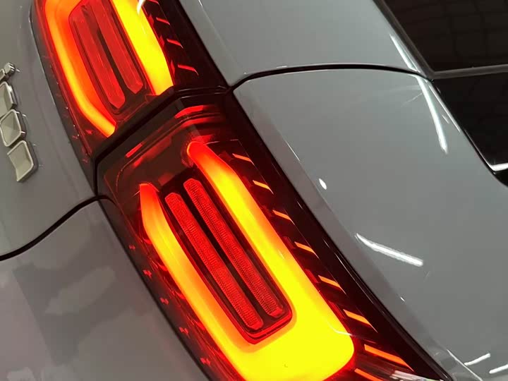 Фото 13 - Geely Icon