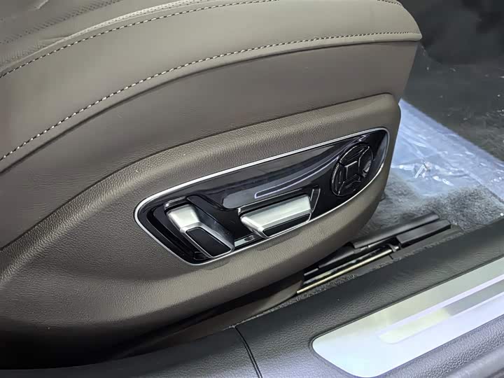 Фото 14 - Audi A8