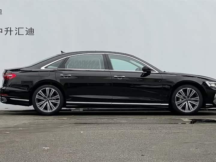 Фото 2 - Audi A8