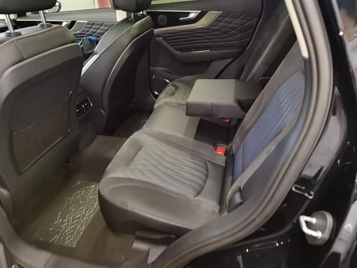 Фото 17 - Hongqi HS5