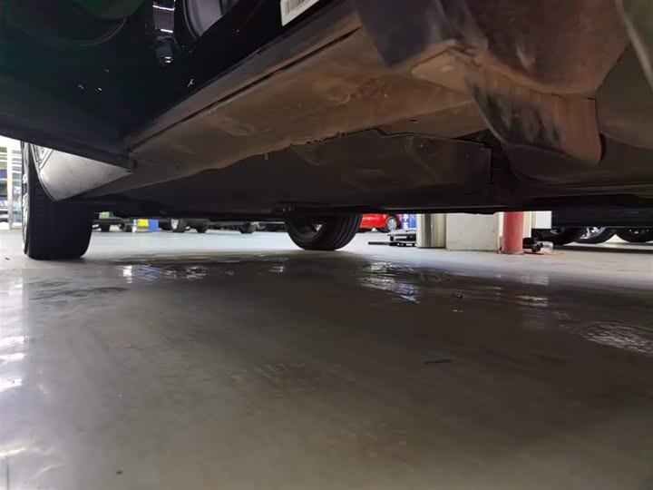 Фото 22 - Hongqi HS5