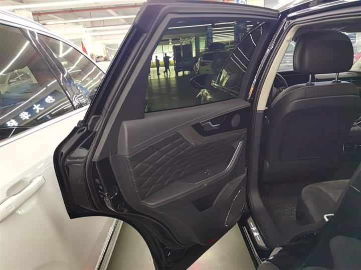 Фото 29 - Hongqi HS5