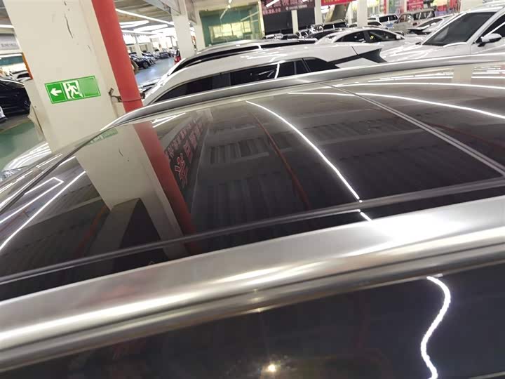 Фото 31 - Hongqi HS5