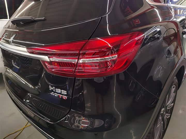 Фото 8 - Hongqi HS5