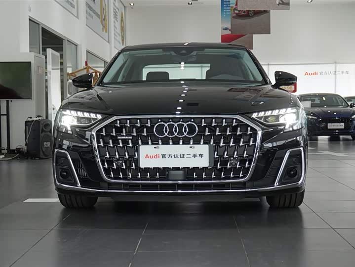 Фото 2 - Audi A8