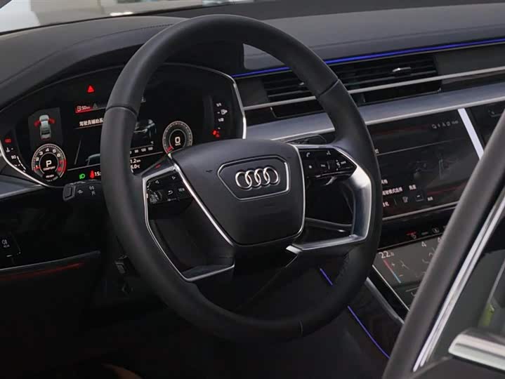 Фото 7 - Audi A8