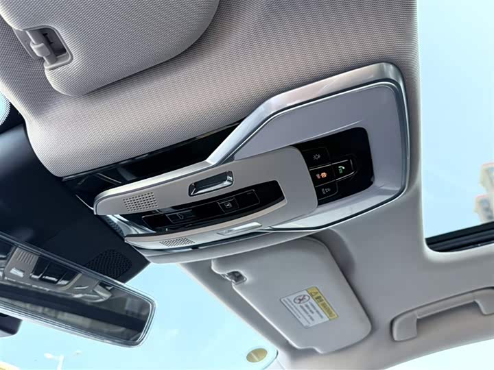 Фото 4 - Hongqi H5