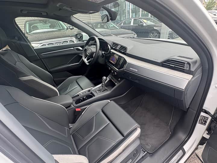 Фото 12 - Audi Q3