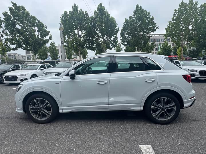 Фото 4 - Audi Q3