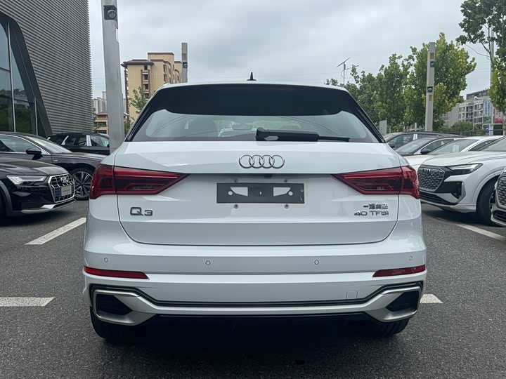 Фото 7 - Audi Q3