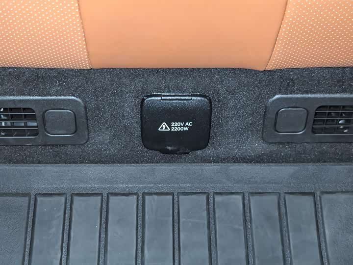 Фото 10 - LiXiang L9