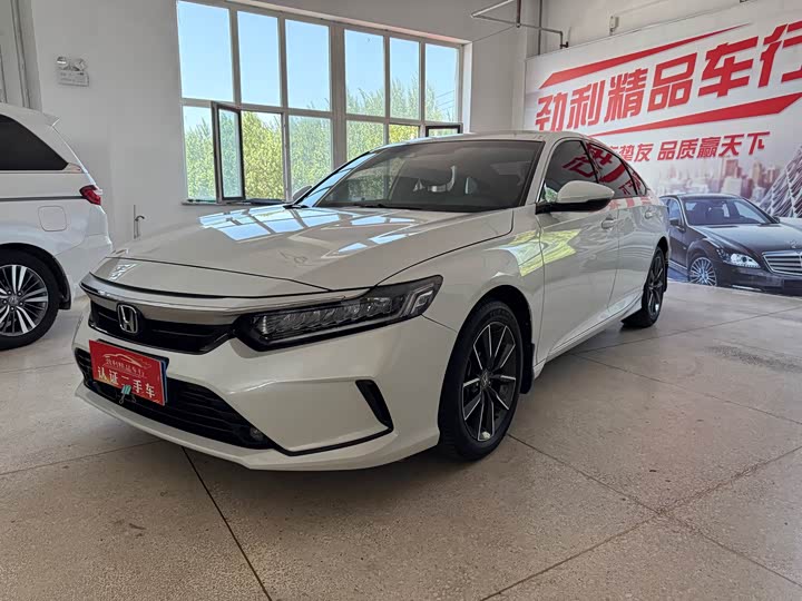 Фото 2 - Honda Inspire