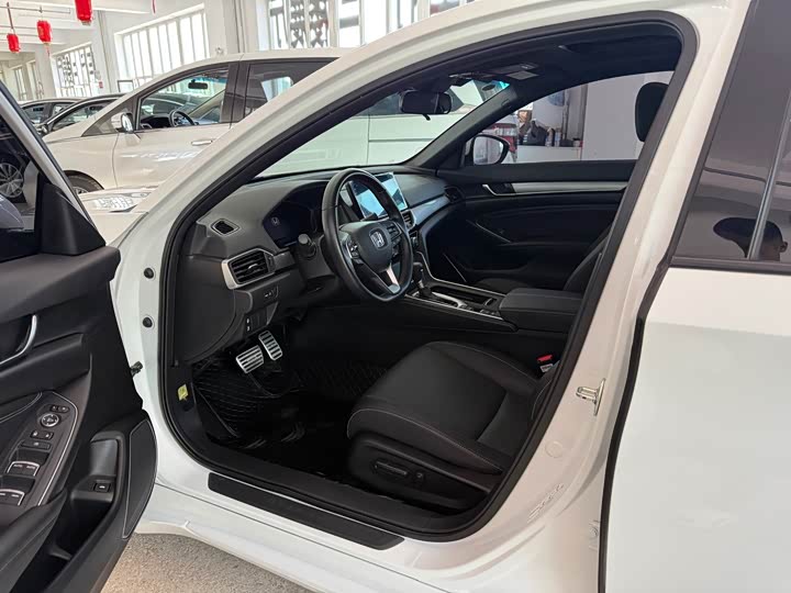 Фото 4 - Honda Inspire