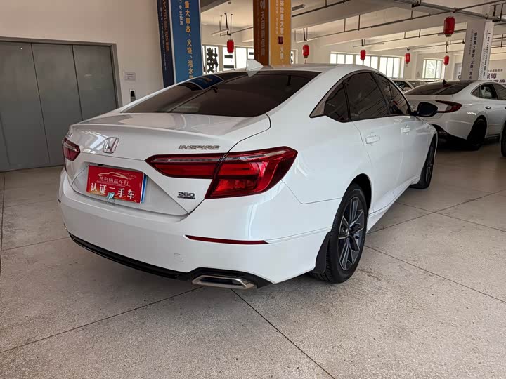 Фото 8 - Honda Inspire