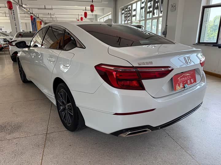 Фото 9 - Honda Inspire