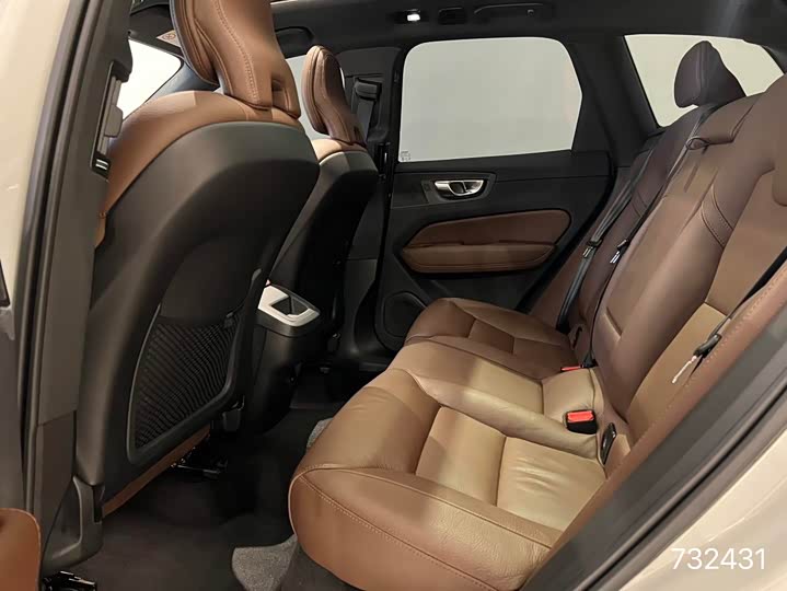 Фото 9 - Volvo XC60