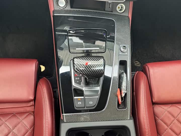 Фото 10 - Audi Q5L Sportback