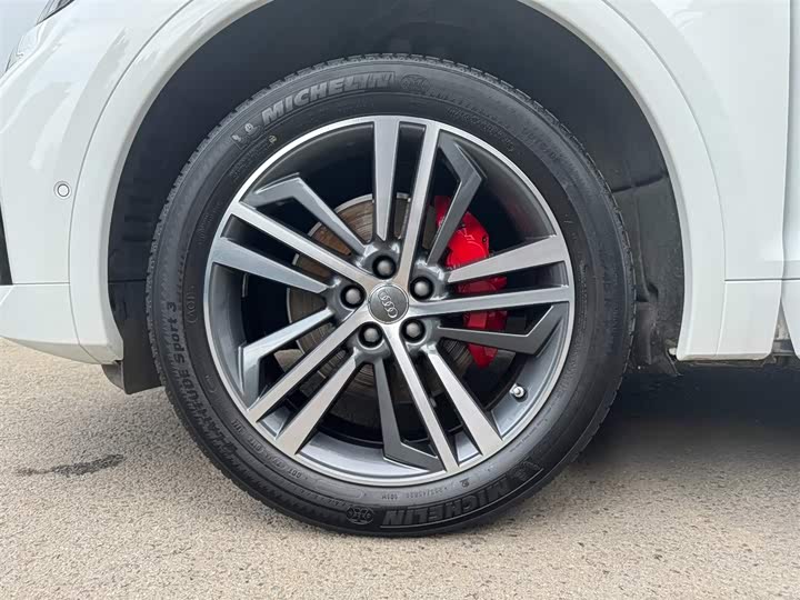 Фото 13 - Audi Q5L Sportback