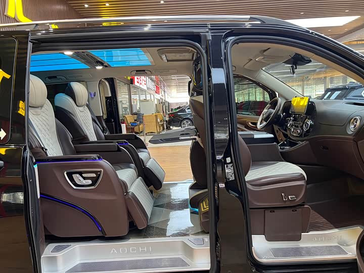 Фото 13 - Mercedes-Benz Vito