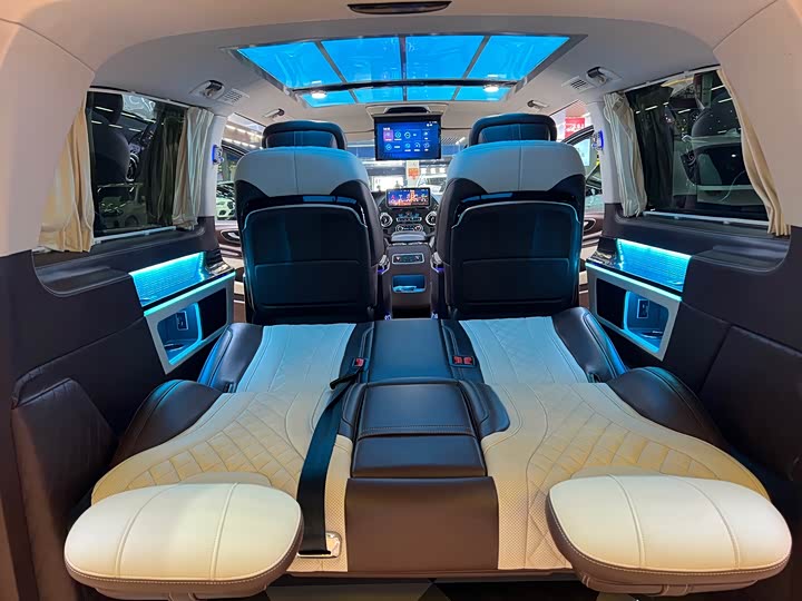 Фото 18 - Mercedes-Benz Vito