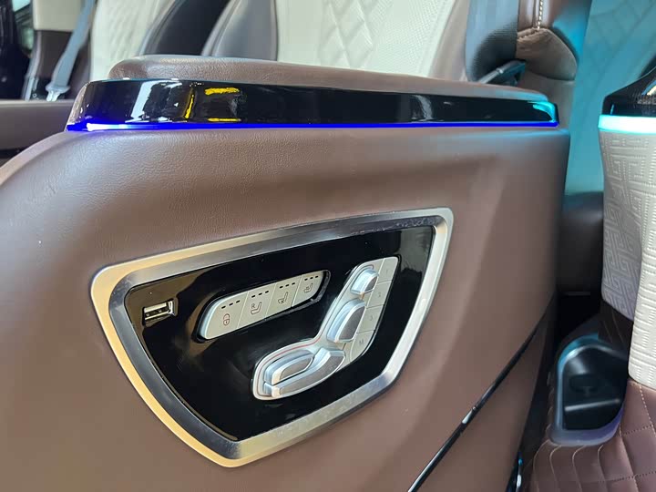 Фото 9 - Mercedes-Benz Vito