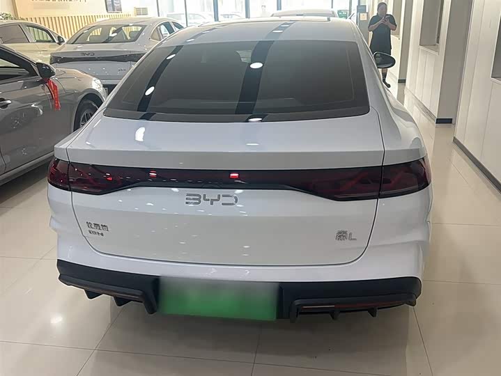 Фото 6 - BYD Qin L