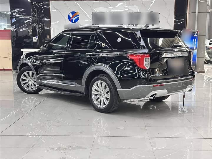 Фото 9 - Ford Explorer