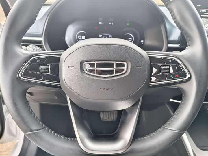 Фото 6 - Geely Emgrand