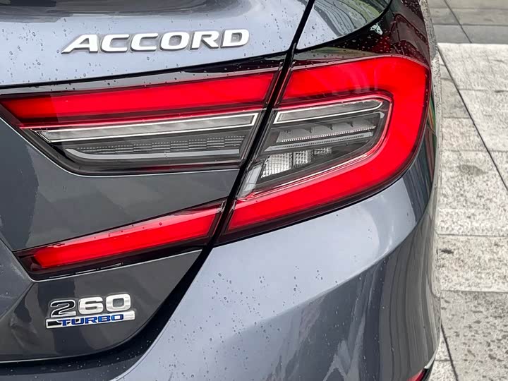 Фото 14 - Honda Accord