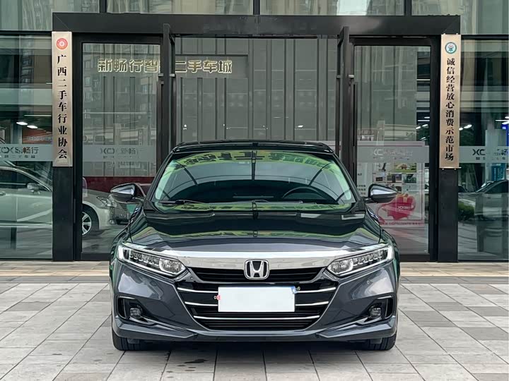 Фото 2 - Honda Accord