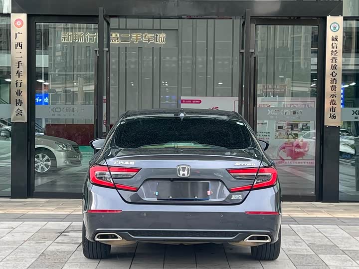 Фото 5 - Honda Accord