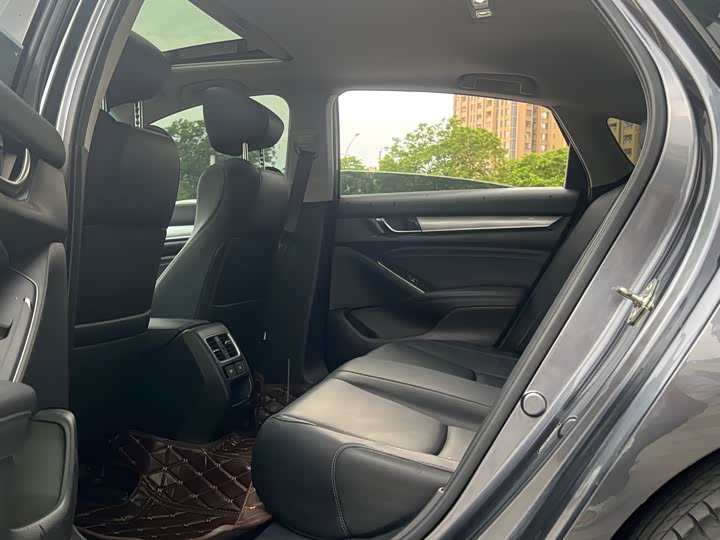 Фото 9 - Honda Accord